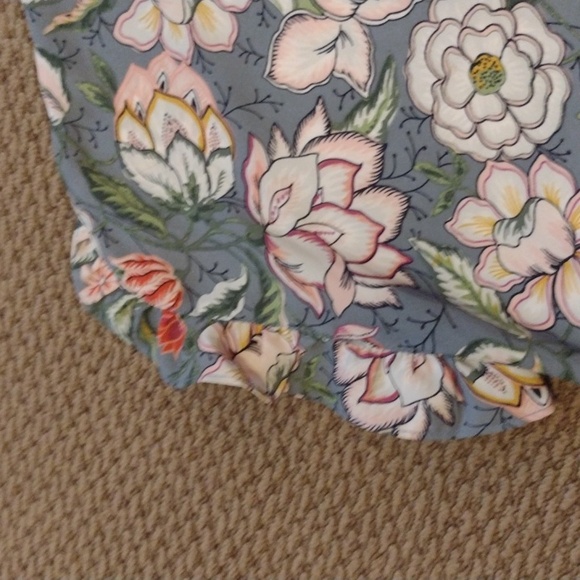 LOFT Floral Blouse - Picture 4 of 9